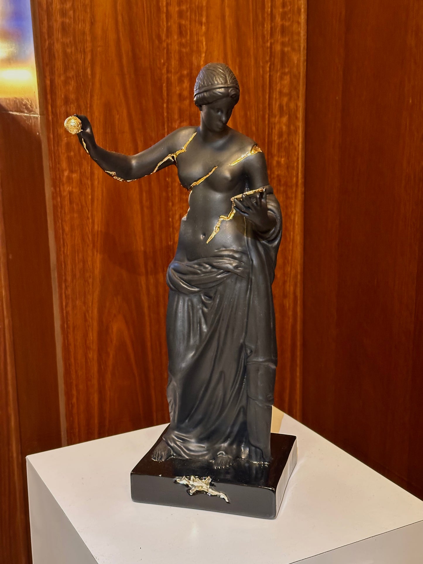 VENUS DE ARLES “Carbon”