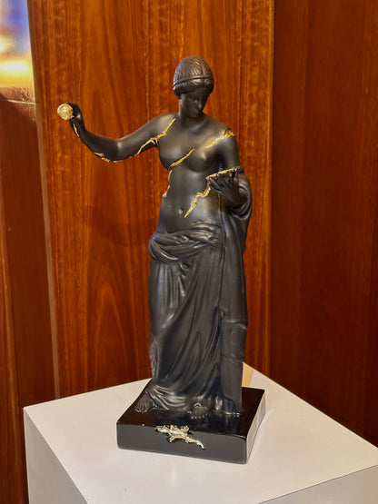 VENUS DE ARLES “Carbon”